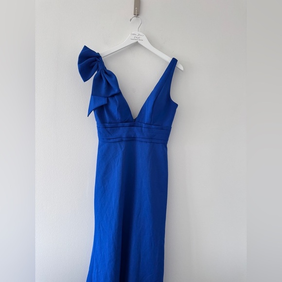 MAC DUGGAL Royal Blue Sleeveless V Neck Bow Detail Gown 4 - Picture 6 of 9